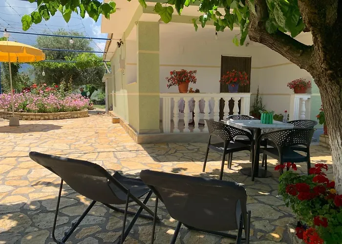 بيت ضيافة Vjosa