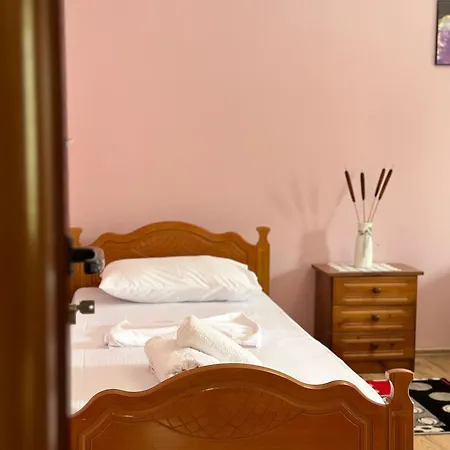 Pensjonat Vjosa 3*
