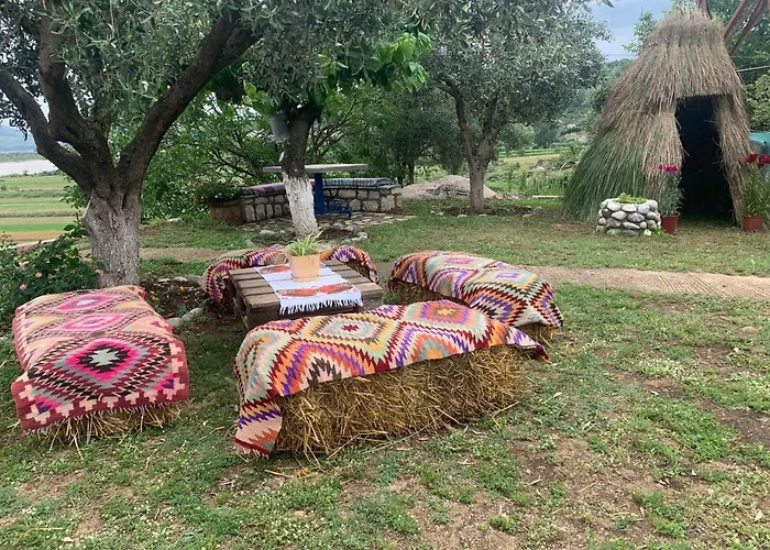 בית הארחה Vjosa